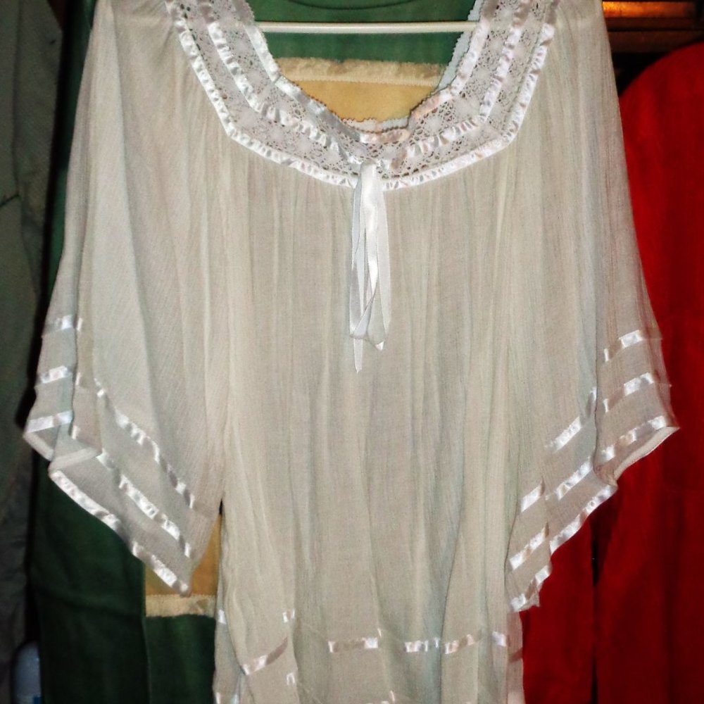 Elegant White Lace Trim Blouse